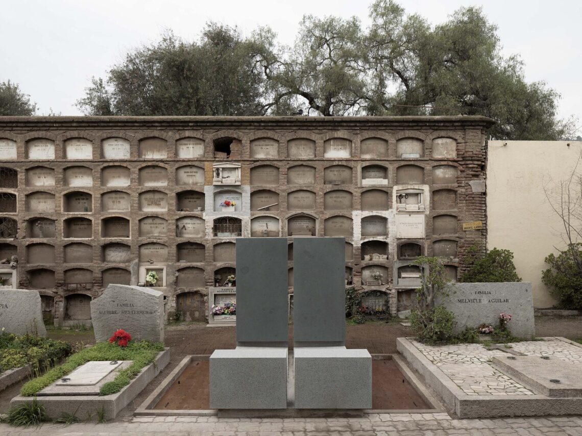Mausoleum For Two / Cristian Yazigi 9 Mausoleum for two / cristian yazigi
