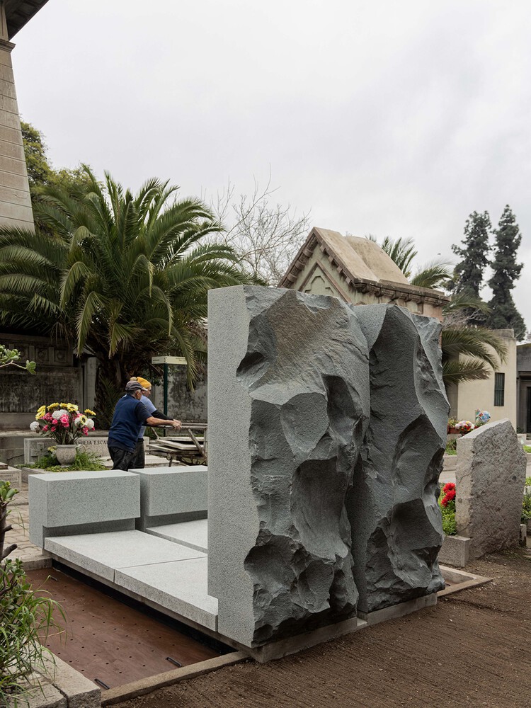 Mausoleum For Two / Cristian Yazigi 13 Mausoleum for two / cristian yazigi