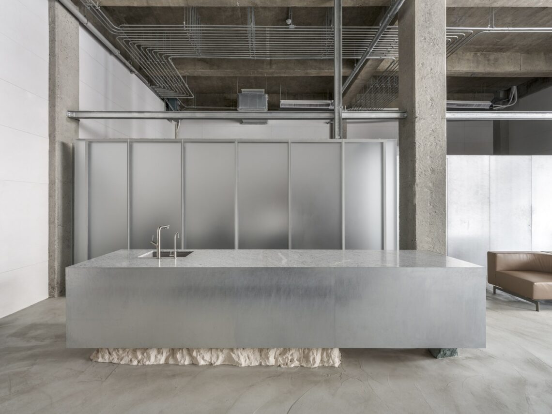 Oskay Store / True Thing Design Studio 11 Oskay store / true thing design studio