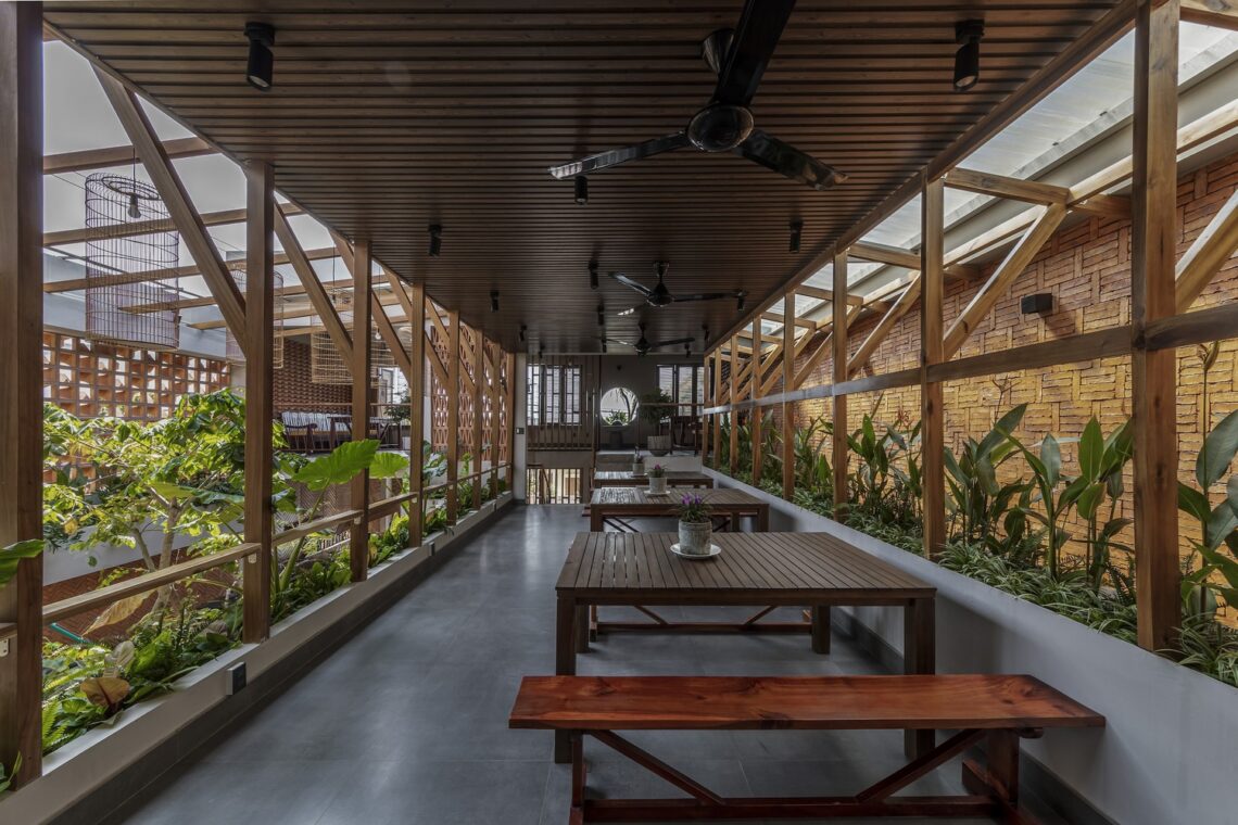 Pardis restaurant and cafe / country house. Architecture