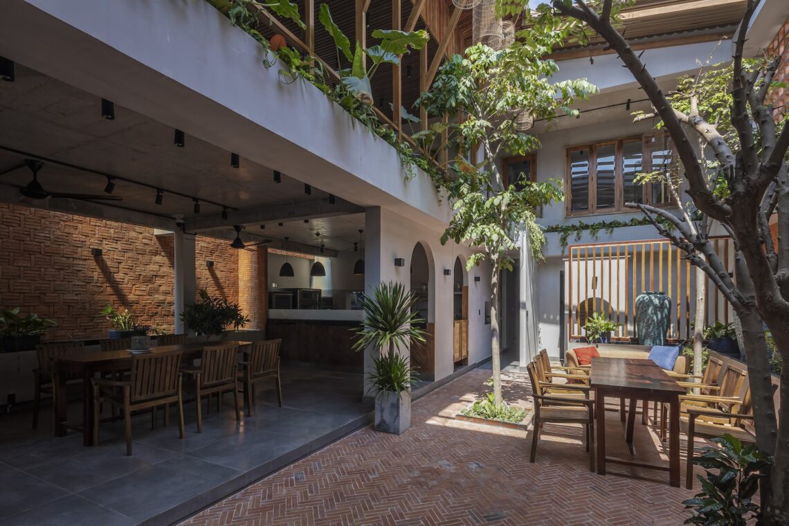 Pardis restaurant and cafe / country house. Architecture