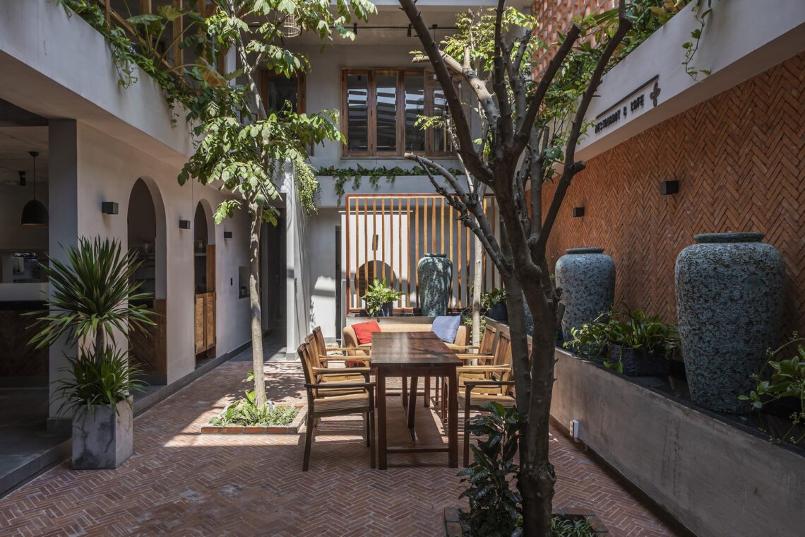 Pardis restaurant and cafe / country house. Architecture