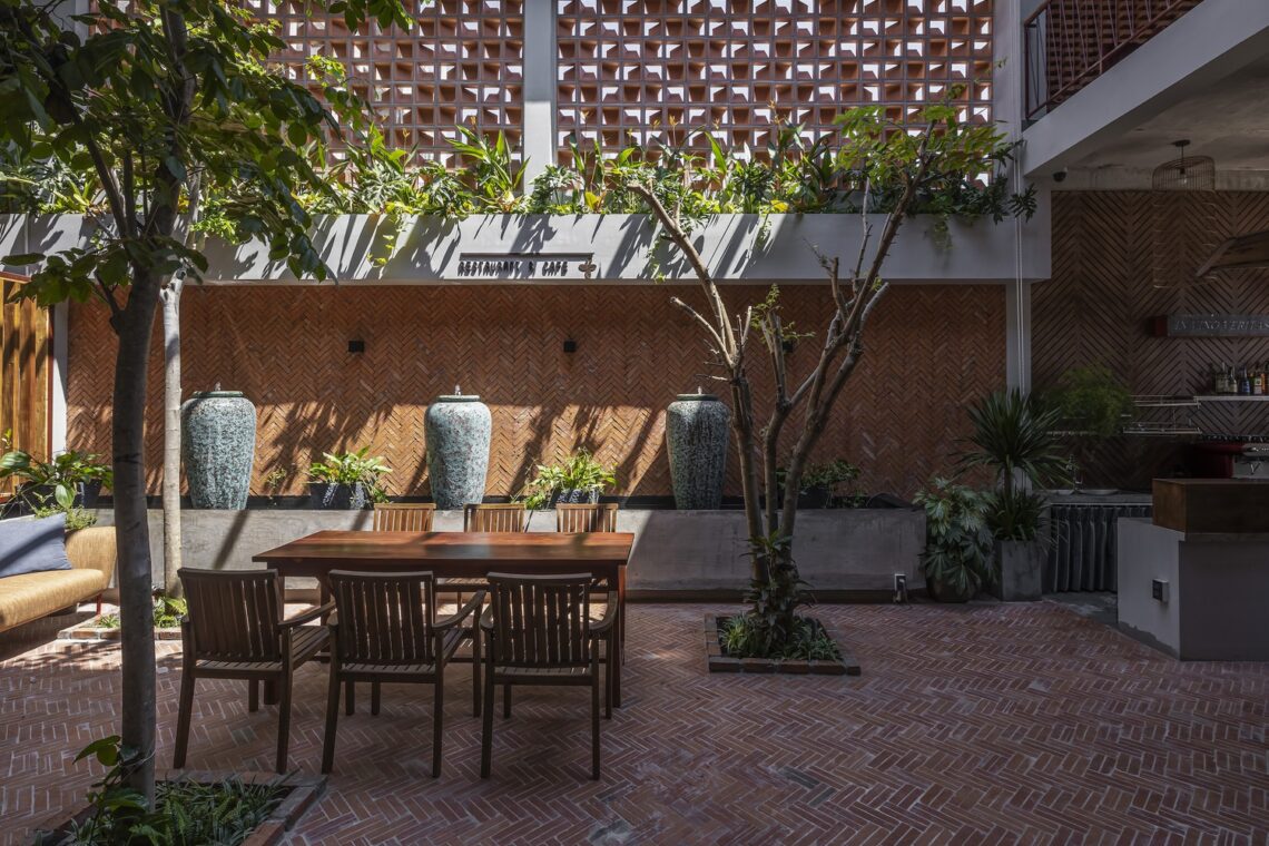 Pardis restaurant and cafe / country house. Architecture