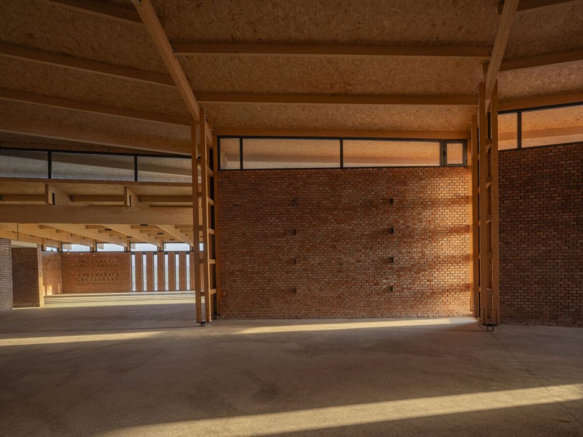 Prepared Rehmannia Root Crafts Exhibition Hall / Luo Studio 13 Prepared rehmannia root crafts exhibition hall / luo studio