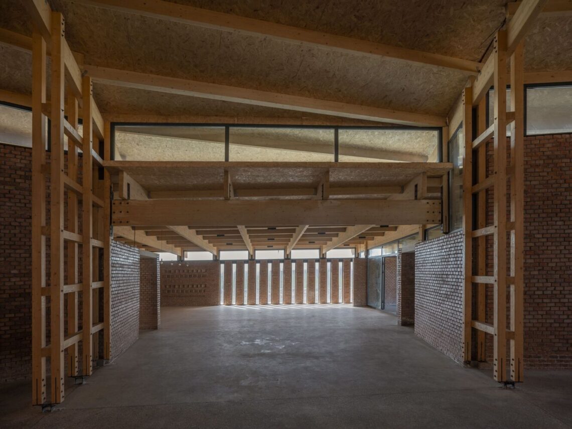 Prepared Rehmannia Root Crafts Exhibition Hall / Luo Studio 37 Prepared rehmannia root crafts exhibition hall / luo studio