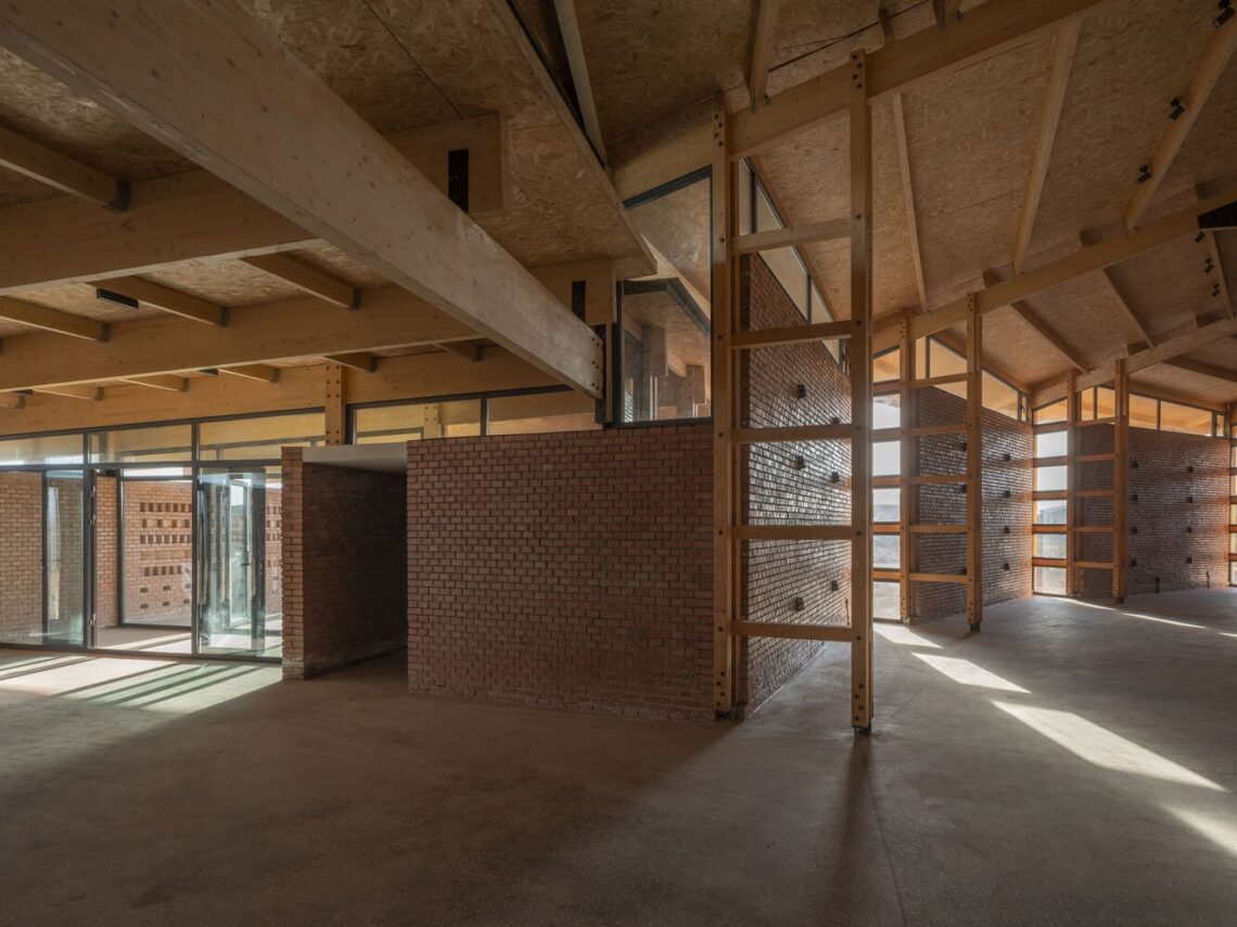 Prepared Rehmannia Root Crafts Exhibition Hall / Luo Studio 41 Prepared rehmannia root crafts exhibition hall / luo studio