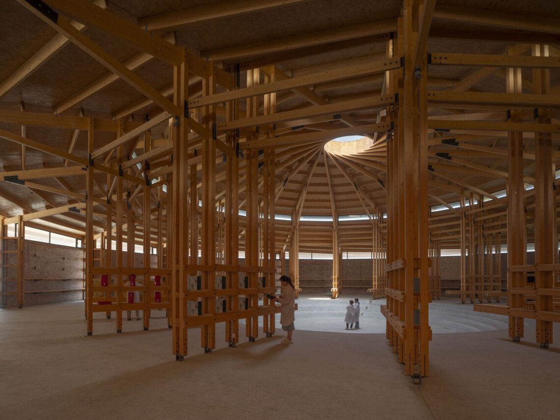 Prepared Rehmannia Root Crafts Exhibition Hall / Luo Studio 45 Prepared rehmannia root crafts exhibition hall / luo studio