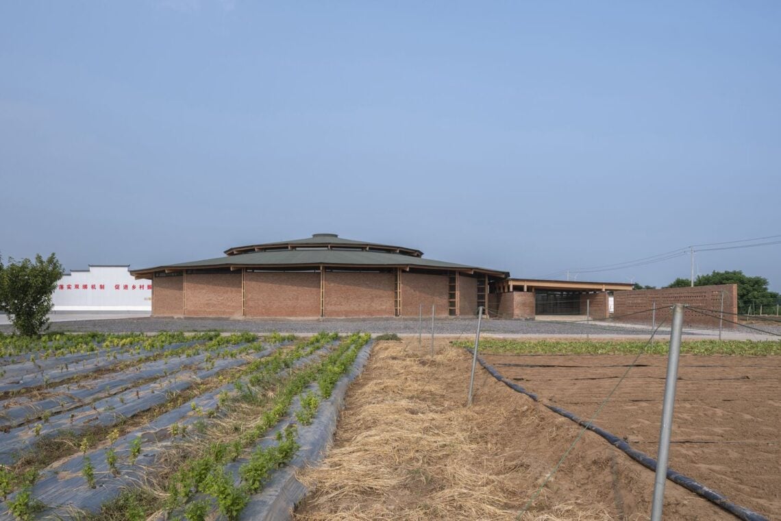 Prepared Rehmannia Root Crafts Exhibition Hall / Luo Studio 3 Prepared rehmannia root crafts exhibition hall / luo studio