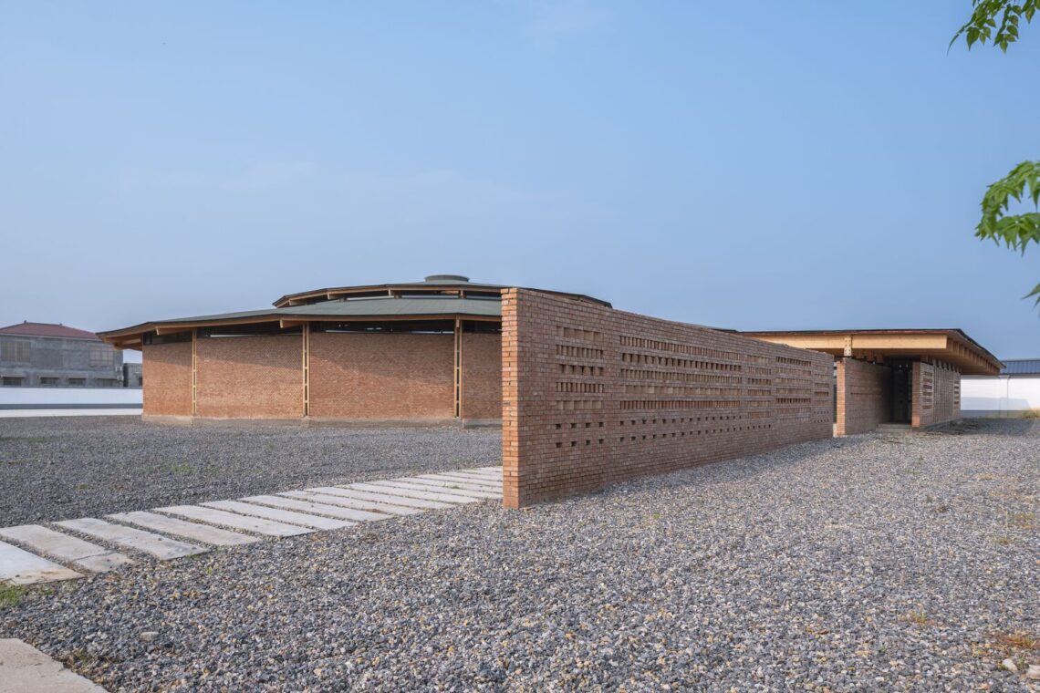 Prepared Rehmannia Root Crafts Exhibition Hall / Luo Studio 5 Prepared rehmannia root crafts exhibition hall / luo studio