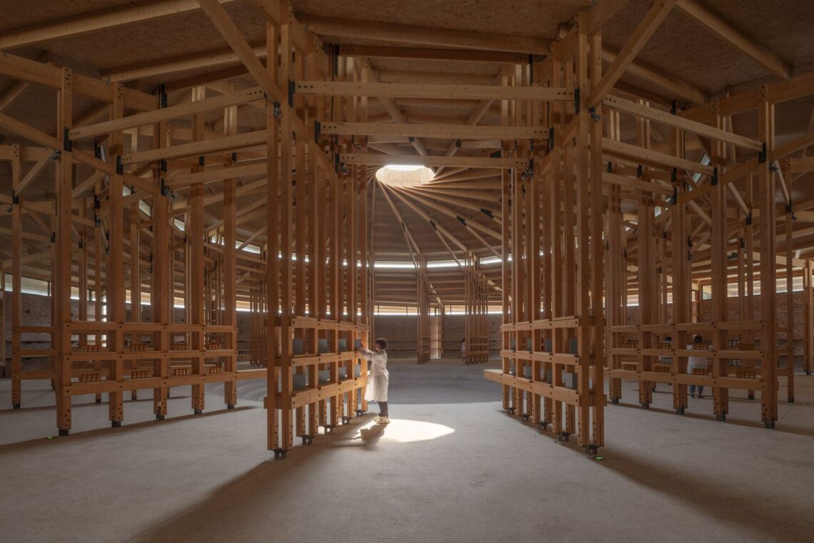 Prepared Rehmannia Root Crafts Exhibition Hall / Luo Studio 9 Prepared rehmannia root crafts exhibition hall / luo studio