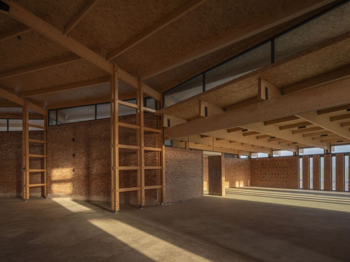 Prepared Rehmannia Root Crafts Exhibition Hall / Luo Studio 7 Prepared rehmannia root crafts exhibition hall / luo studio