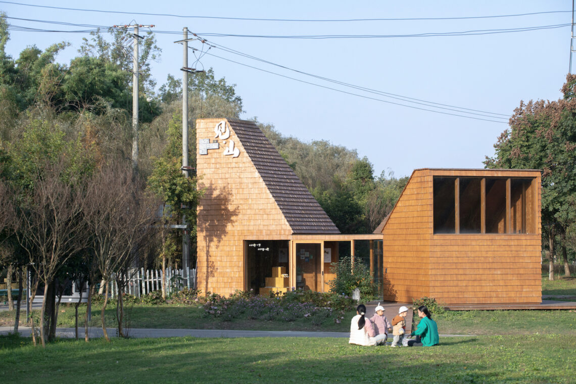 Pyramid Book House / Mat Office 5 Pyramid book house / mat office