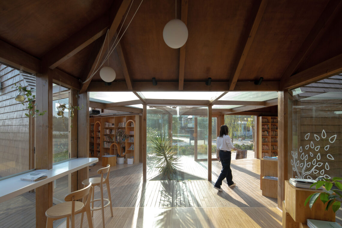 Pyramid Book House / Mat Office 15 Pyramid book house / mat office