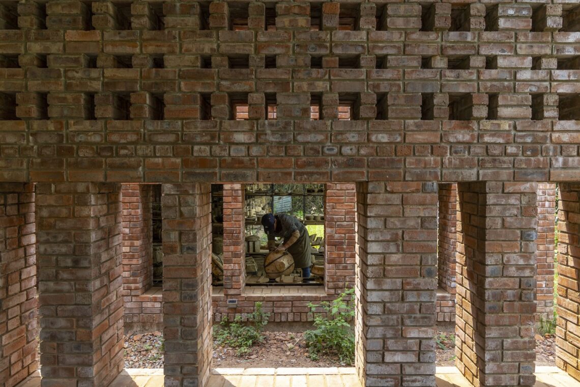 Terra Cotta Workshop / Tropical Space 9 Terra cotta workshop / tropical space