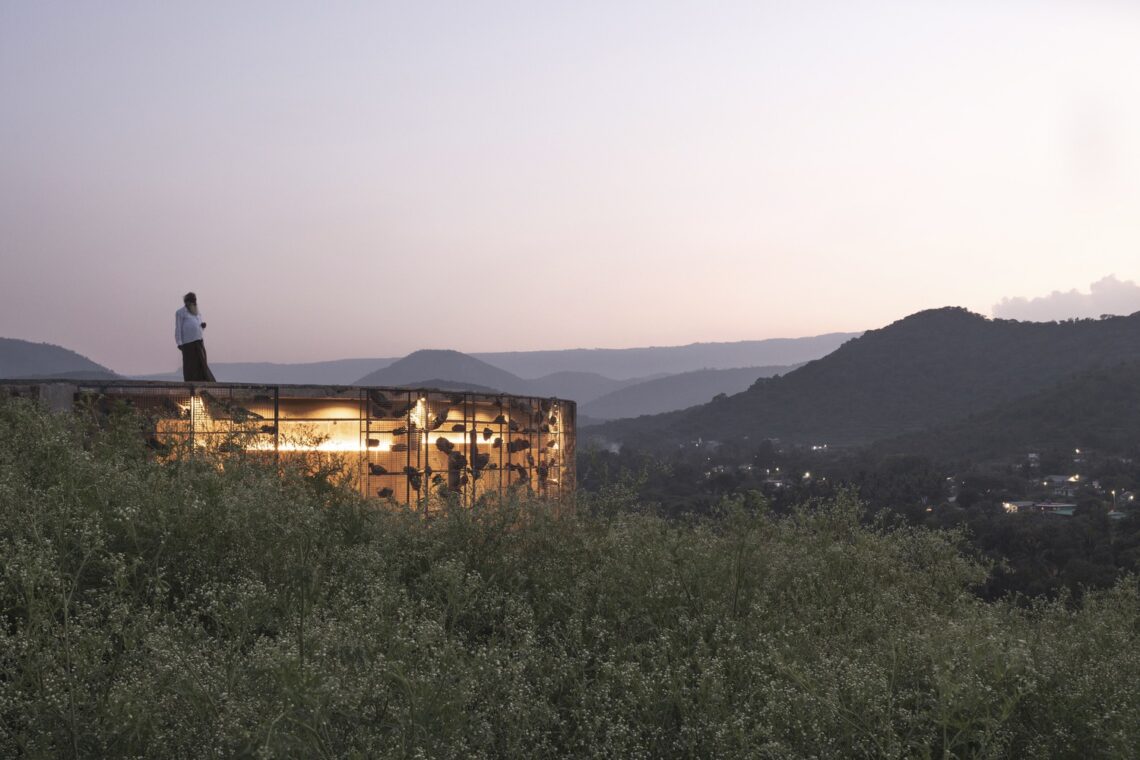 The Infinite Rise House / Earthscape Studio 32 The infinite rise house / earthscape studio