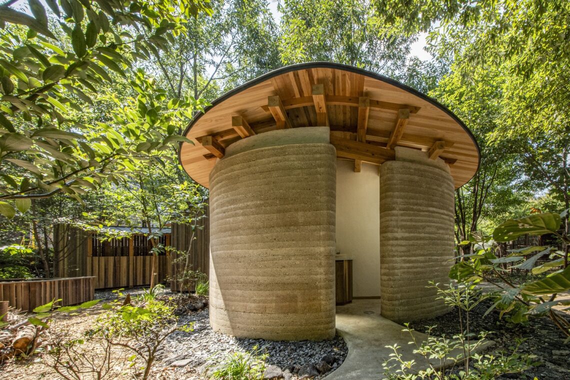 Toiletowa w. C. / tono mirai architects