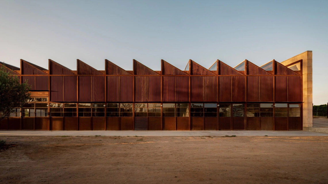 Coa arquitectura tops mexico winery with a sawtooth roof