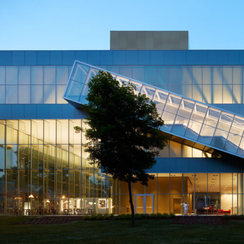 Pierre lassonde pavilion / oma