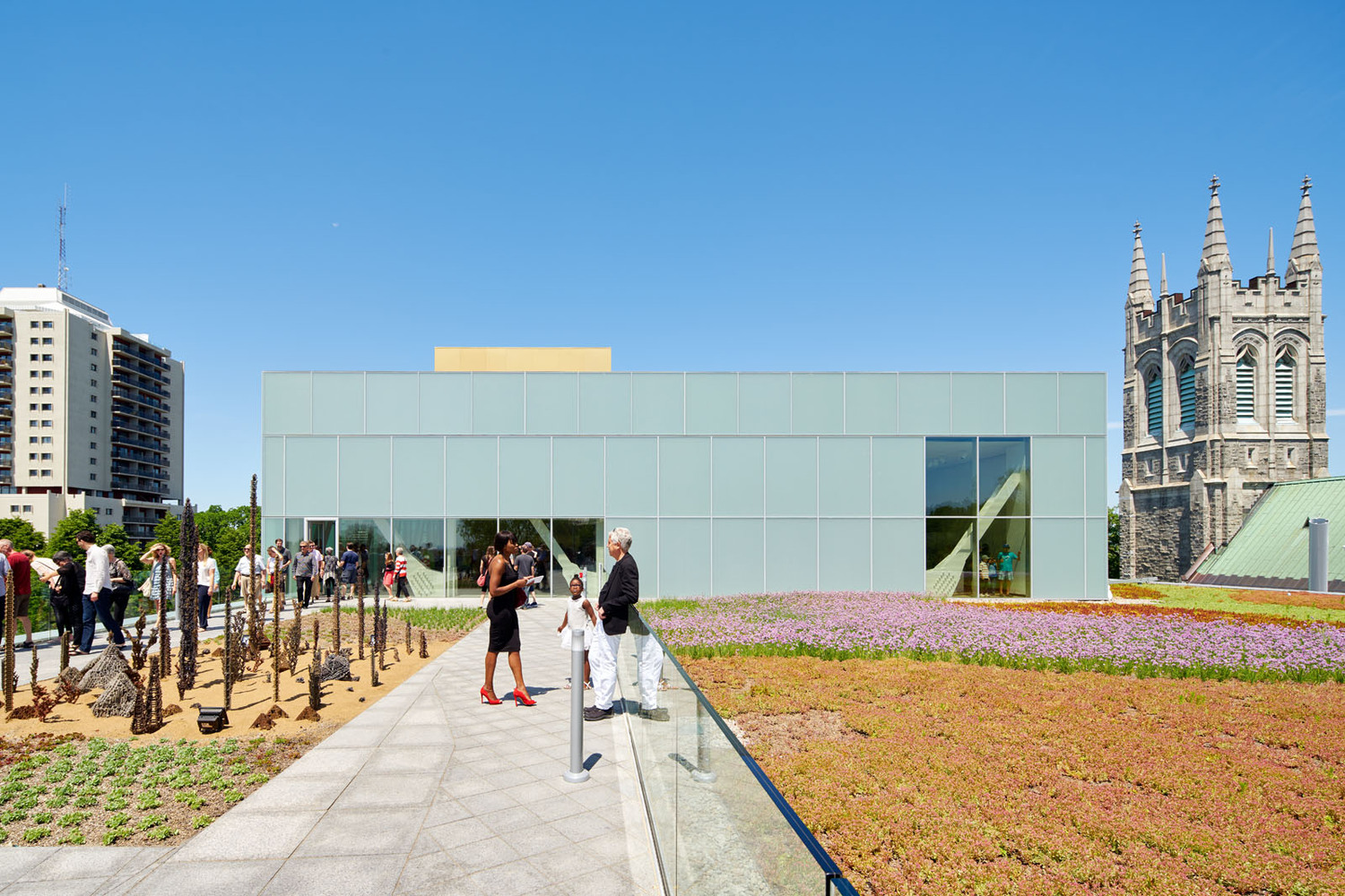 Pierre lassonde pavilion / oma
