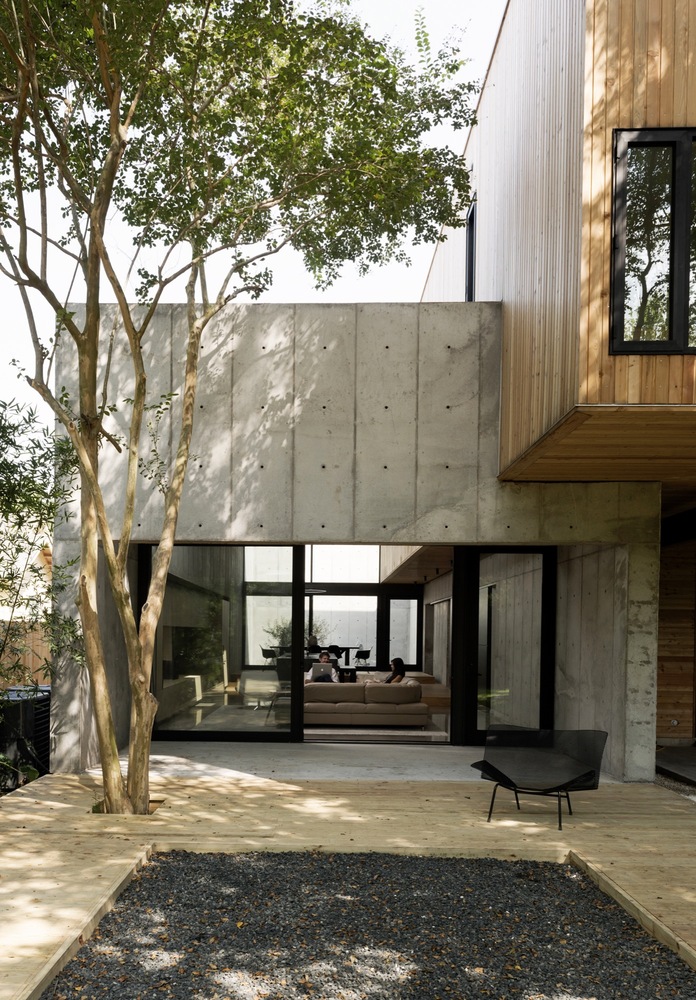 _Dsc2833B Concrete box house / robertson design