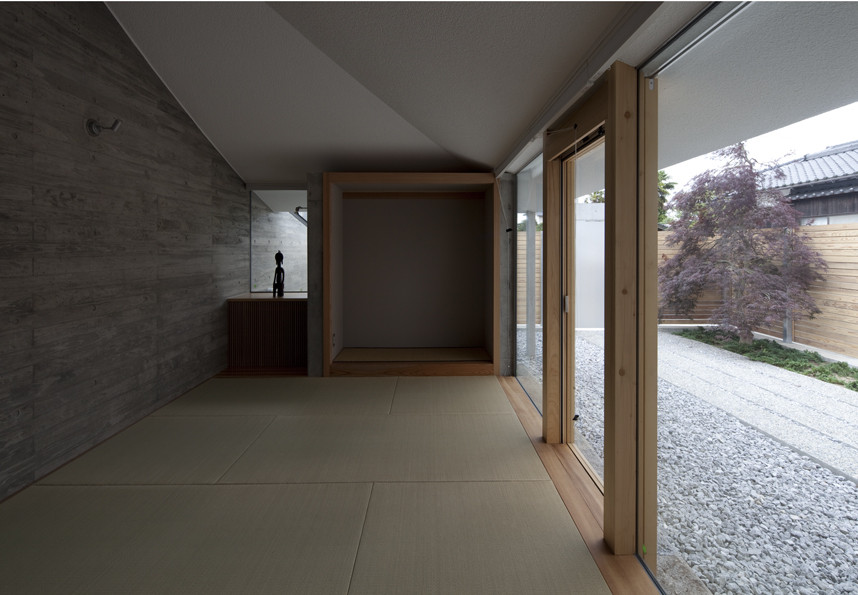 _Mg_1690 Broken pitched roof house / nks2 architects