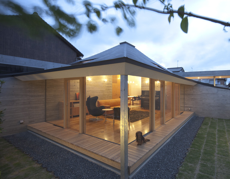 _Mg_1832 Broken pitched roof house / nks2 architects