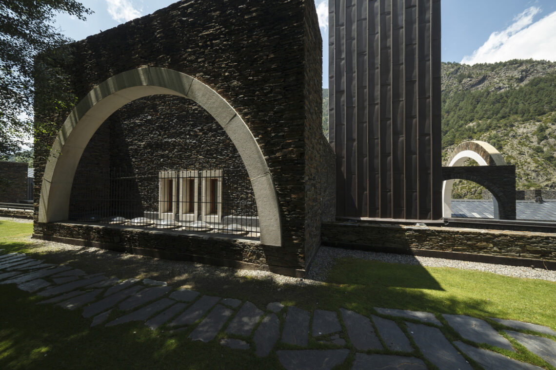 Maritxell sanctuary / ricardo bofill