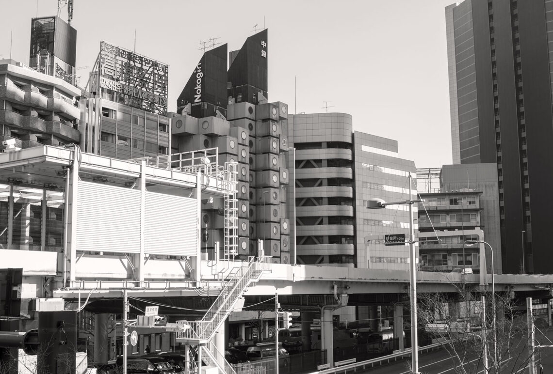 Street view, the nakagin capsule tower, ginza, tokyo, japan - kisho kurokawa - © aya h