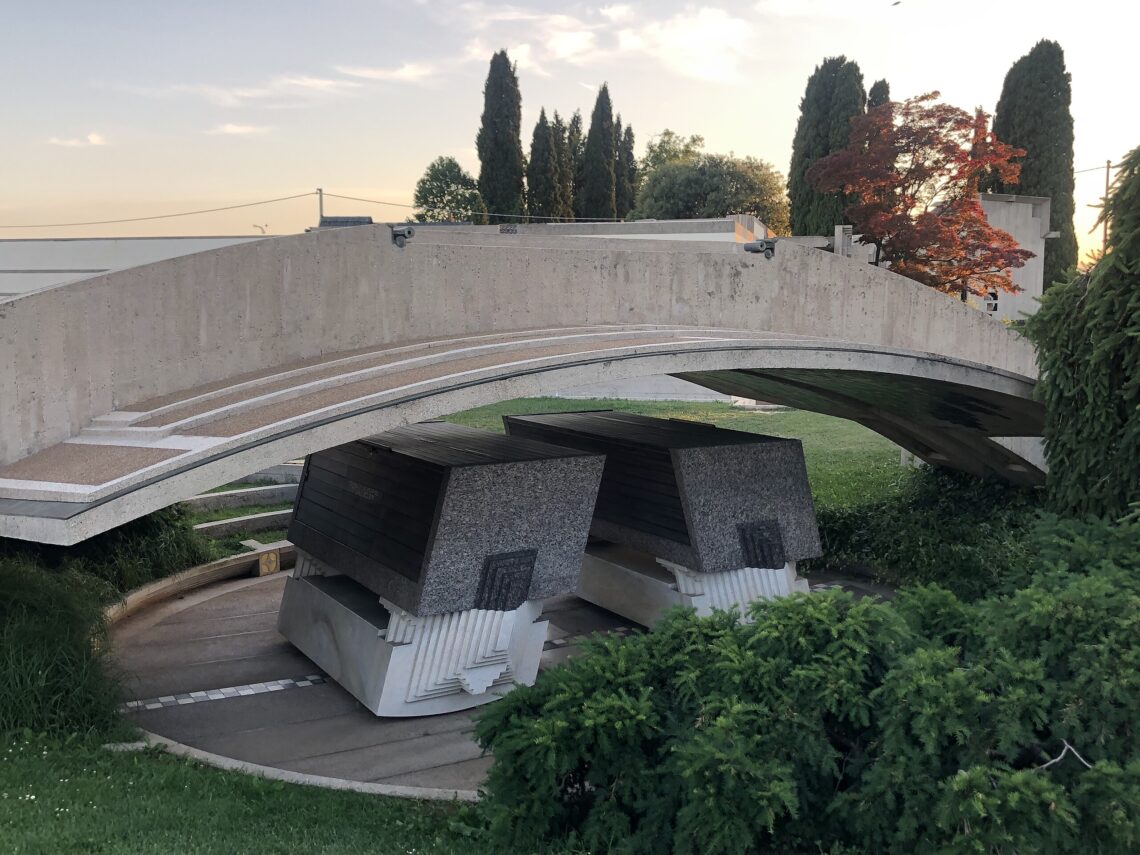 Brion Tomb / Carlo Scarpa | Classics On Architecture Lab 100 Brion tomb: carlo scarpa's architectural narrative
