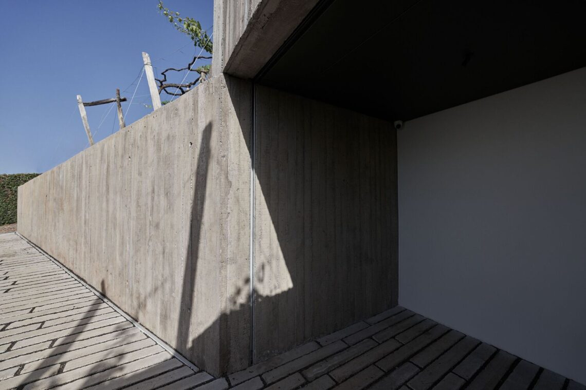 Lourdes Gallery / João Costa Nóbrega, Arquitecto 11 Lourdes gallery / joão costa nóbrega, arquitecto