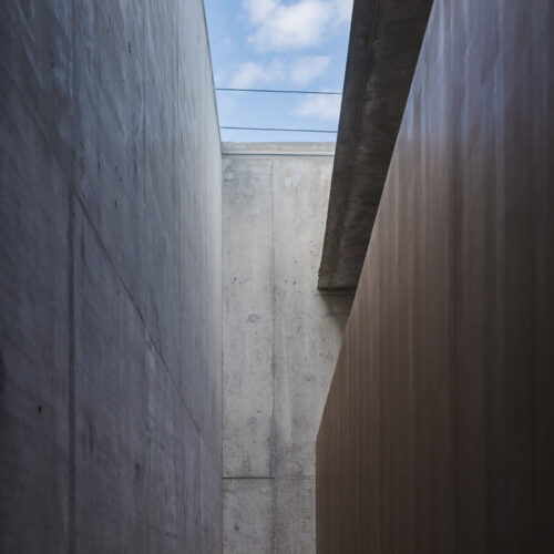 House in nishizaki / studio cochi architects