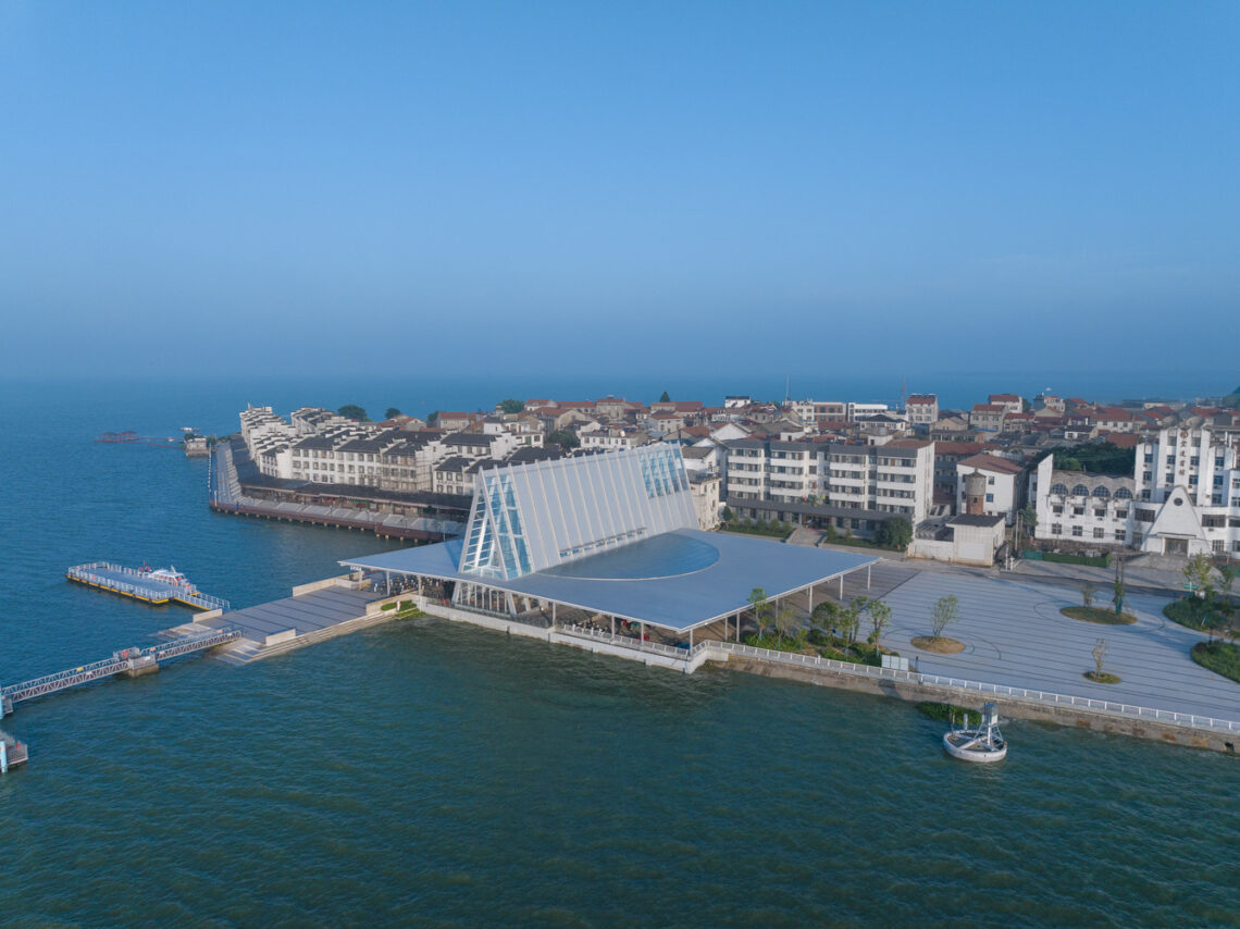 Liangzi Island Off-Island Pier / Uao Design 1 Liangzi island off-island pier / uao design