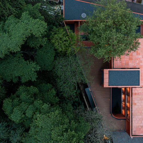 Red box exhibition center / mix architecture