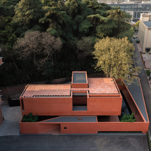 Red box exhibition center / mix architecture
