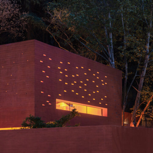 Red box exhibition center / mix architecture
