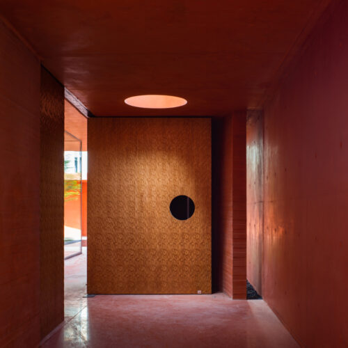 Red box exhibition center / mix architecture