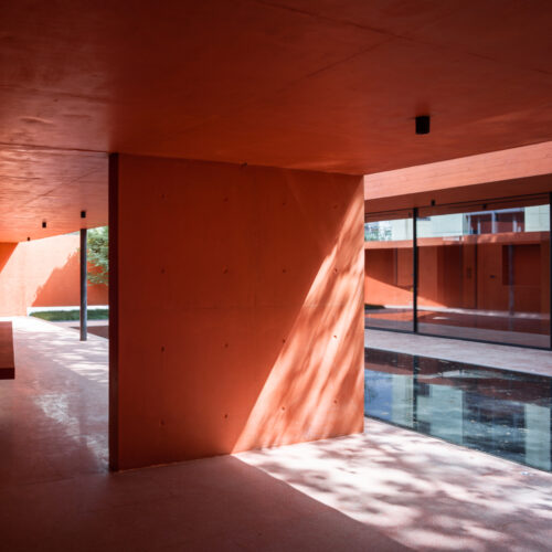 Red box exhibition center / mix architecture