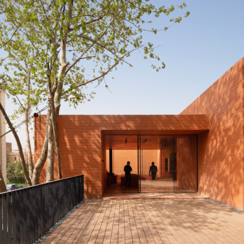 Red box exhibition center / mix architecture