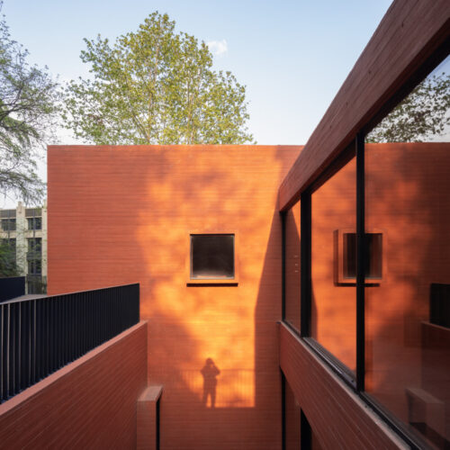 Red box exhibition center / mix architecture