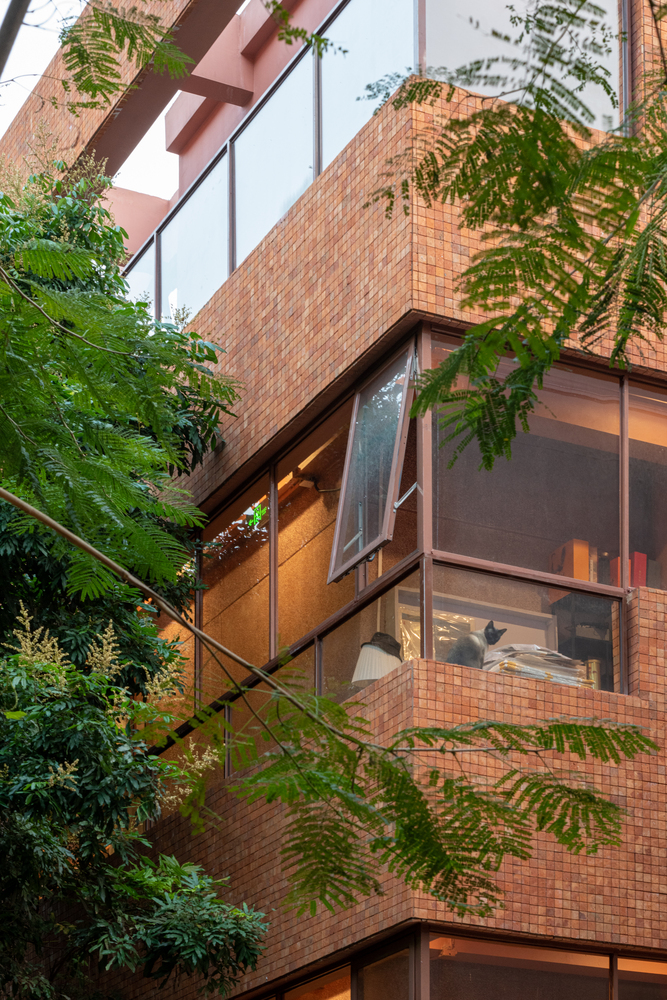 A tale of two buildings in nantou / fabersociety