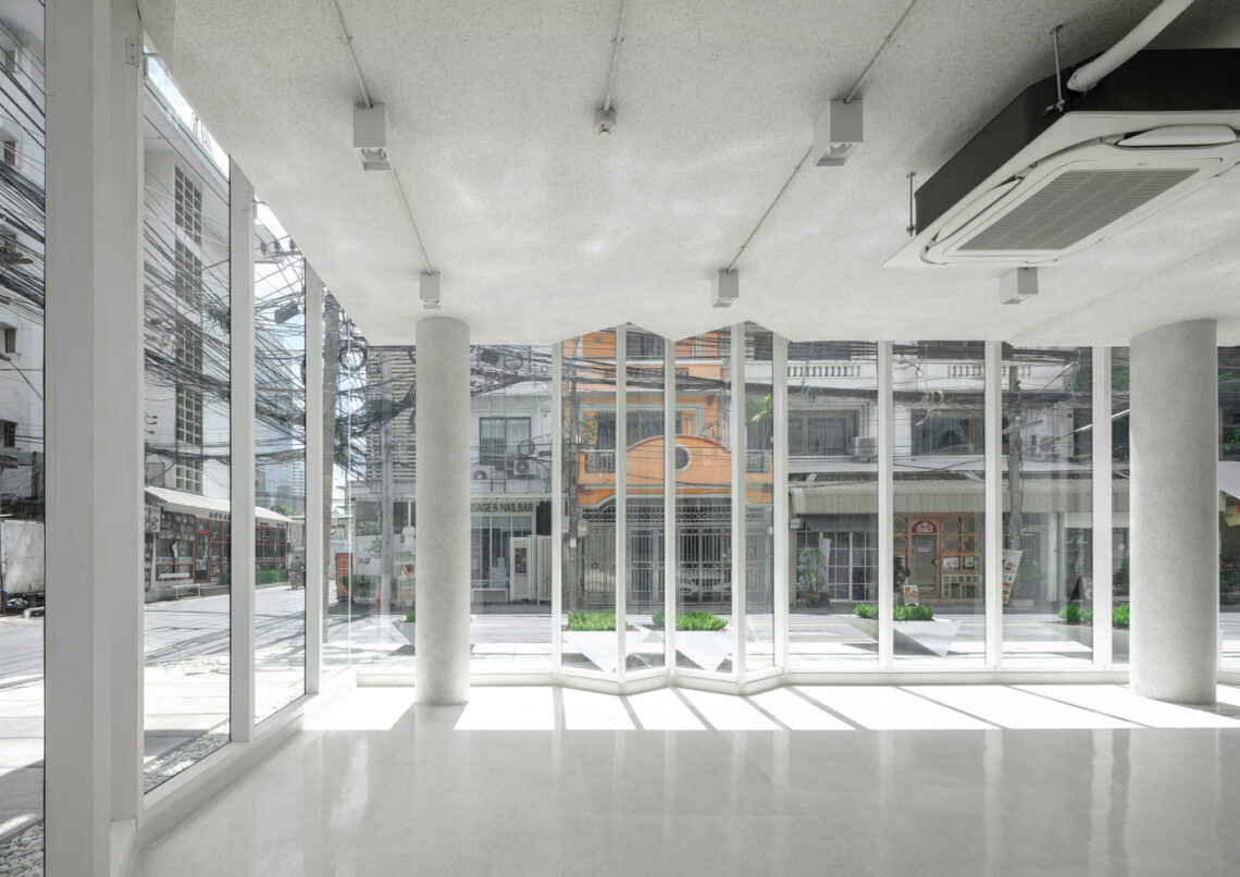 Silom residence / yan group