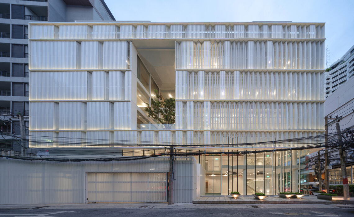 Silom residence / yan group