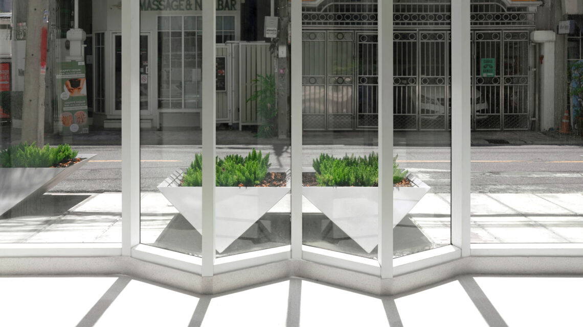 Silom residence / yan group