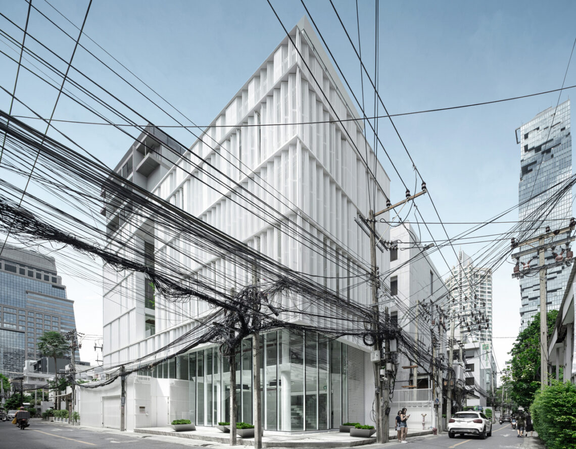 Silom residence / yan group