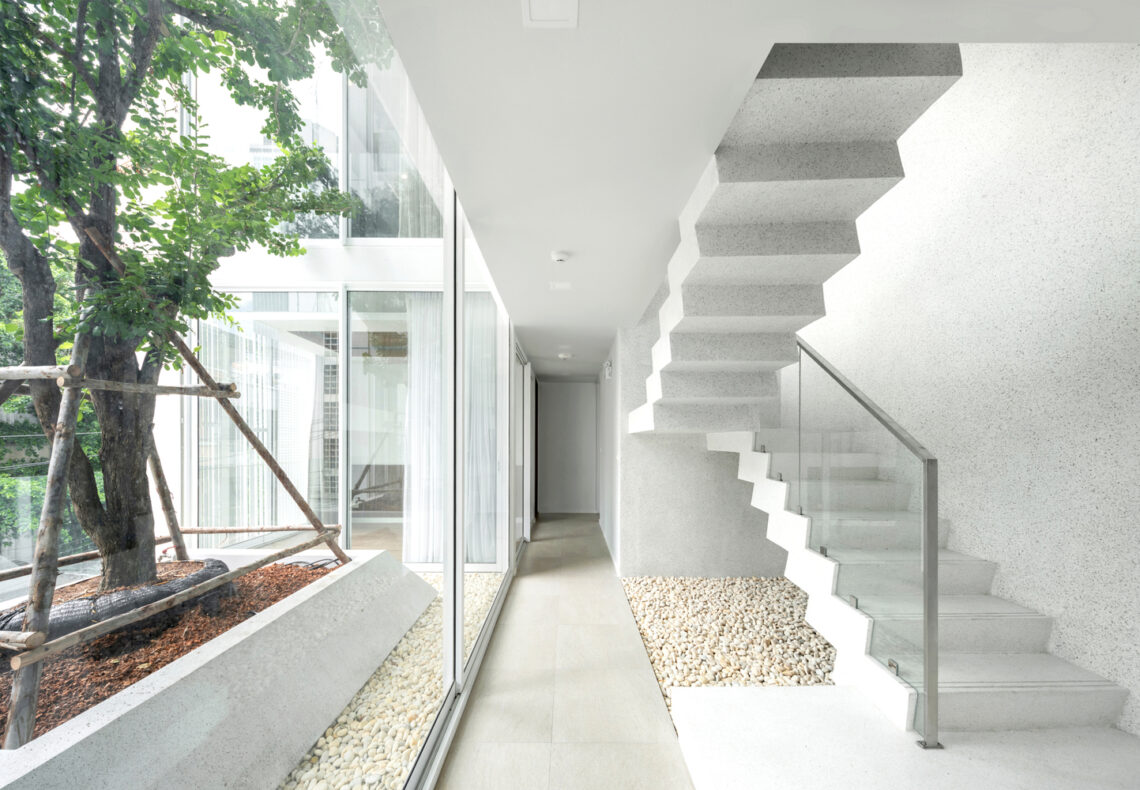 Silom residence / yan group