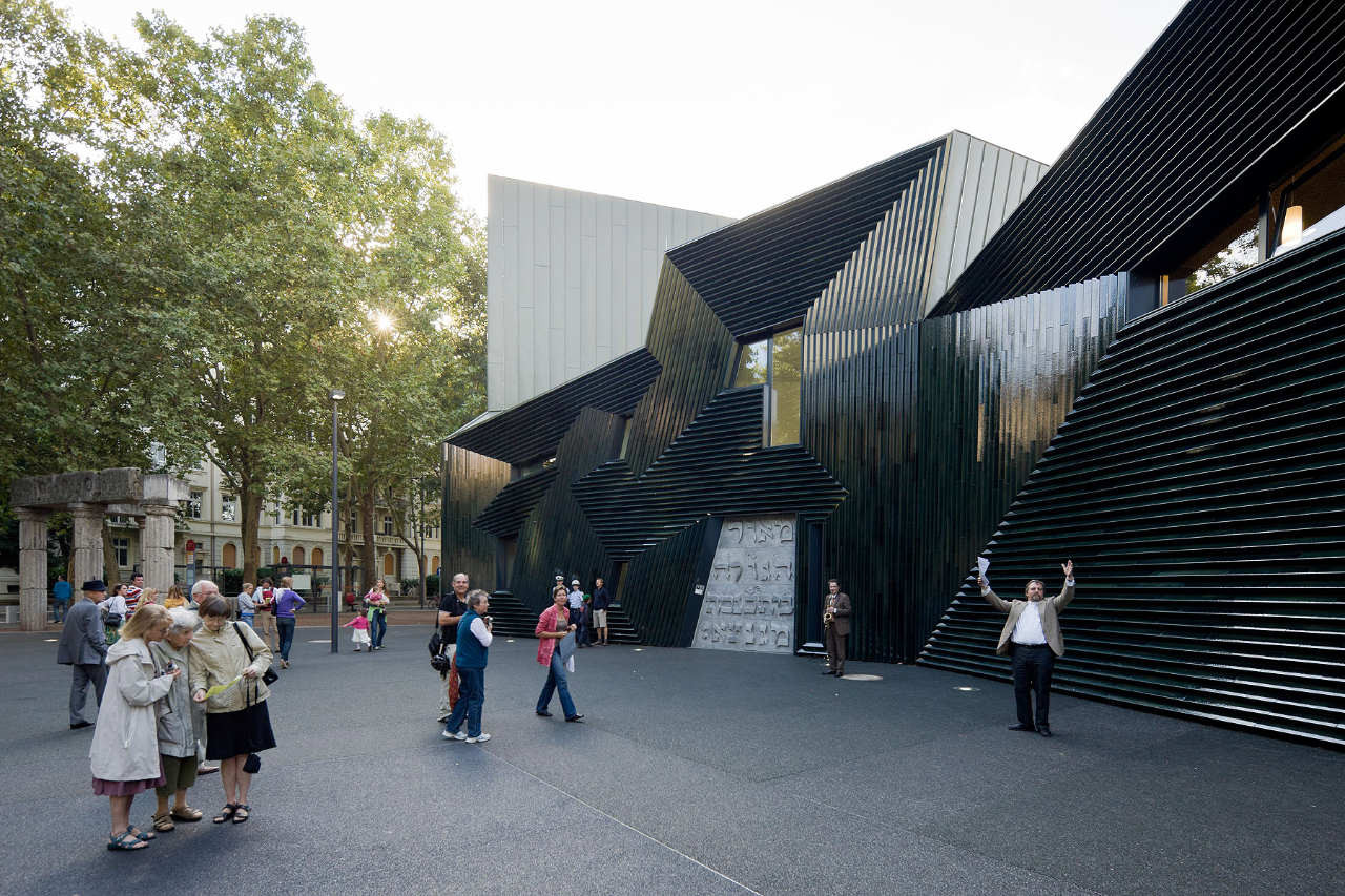 Jewish community center mainz / manuel herz architects