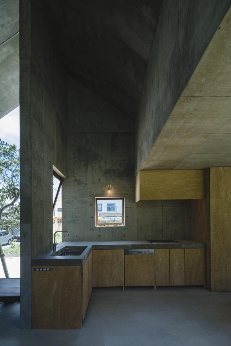 House In Sonda / Studio Cochi Architects 30 House in sonda / studio cochi architects