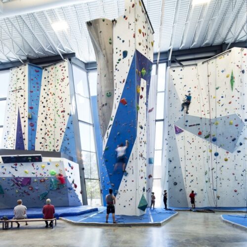 Allez Up Rock Climbing Gym / Smith Vigeant Architectes 5 Allez up rock climbing gym / smith vigeant architectes