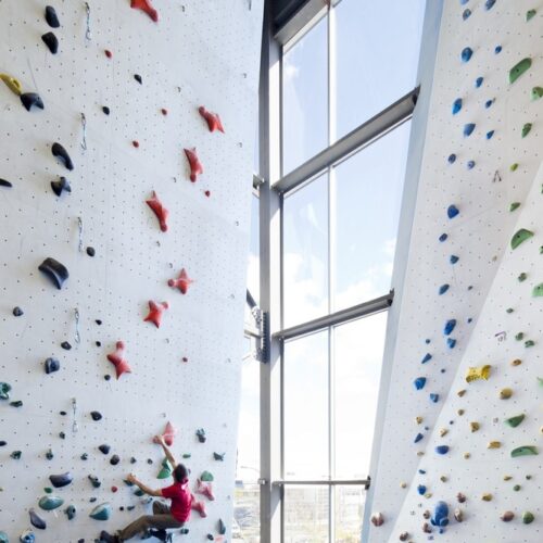 Allez Up Rock Climbing Gym / Smith Vigeant Architectes 3 Allez up rock climbing gym / smith vigeant architectes