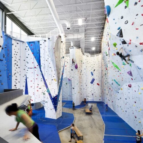 Allez Up Rock Climbing Gym / Smith Vigeant Architectes 1 Allez up rock climbing gym / smith vigeant architectes